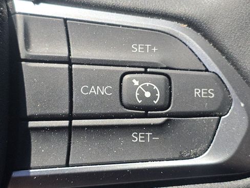 Used 2024 Jeep Compass Latitude AWD/4WD image 30