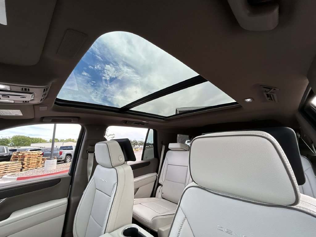New 2026 GMC Yukon Denali w/ Denali Reserve Package AWD/4WD image 19