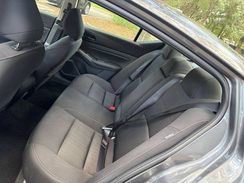 Used 2025 Nissan Altima 2.5 SV FWD image 25