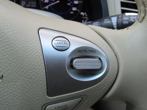 Used 2014 INFINITI QX70 2WD w/ Premium Package image 39