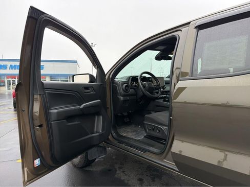 Used 2023 Chevrolet Colorado Trail Boss w/ Technology Package AWD/4WD image 15