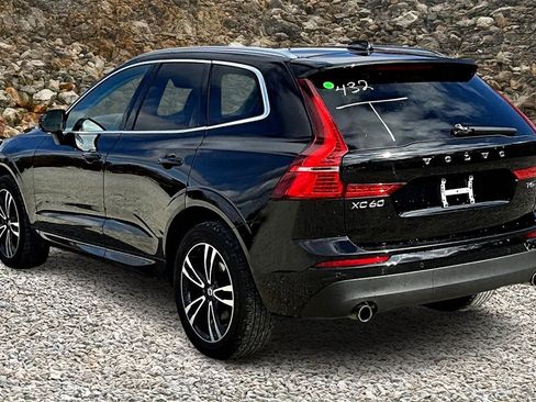 Used 2019 Volvo XC60 T6 Momentum w/ Multimedia Package image 11