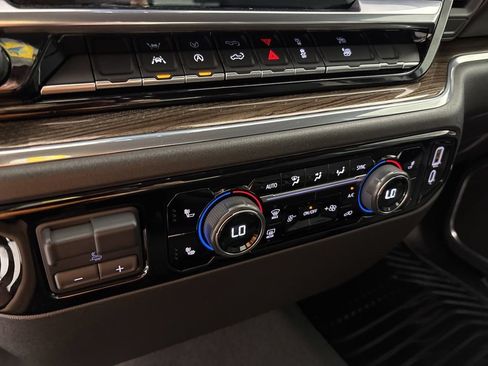 Used 2023 Chevrolet Silverado 1500 LT RWD image 45
