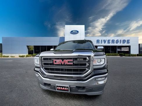 Used 2019 GMC Sierra 1500 SLE w/ Black Pack AWD/4WD image 4