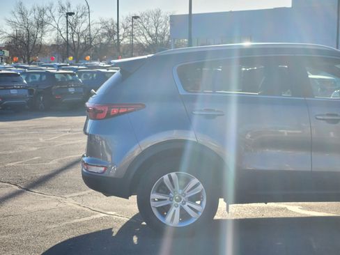 Used 2019 Kia Sportage LX w/ LX Popular Package image 6