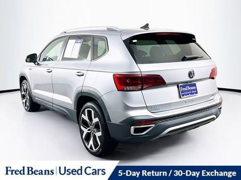 Used 2022 Volkswagen Taos SEL image 5