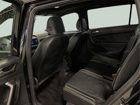 Used 2023 Volkswagen Tiguan SEL R-Line image 15