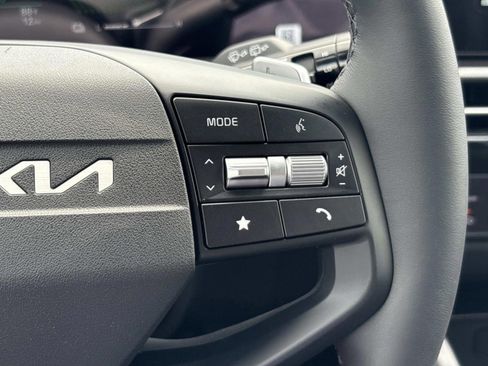 New 2026 Kia Sportage LX image 24