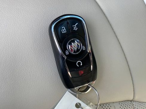 Used 2023 Buick Enclave Avenir w/ Avenir Technology Package AWD/4WD image 27