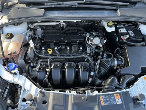 Used 2018 Ford Focus SE w/ Cold Weather Package image 19