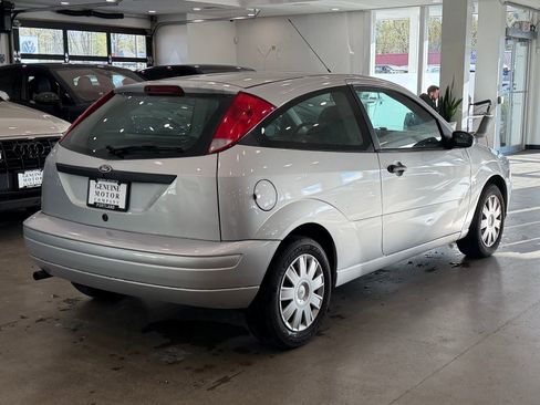 Used 2005 Ford Focus ZX3 Hatchback image 4