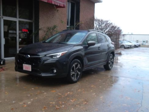 Used 2024 Subaru Crosstrek 2.0i Premium image 1