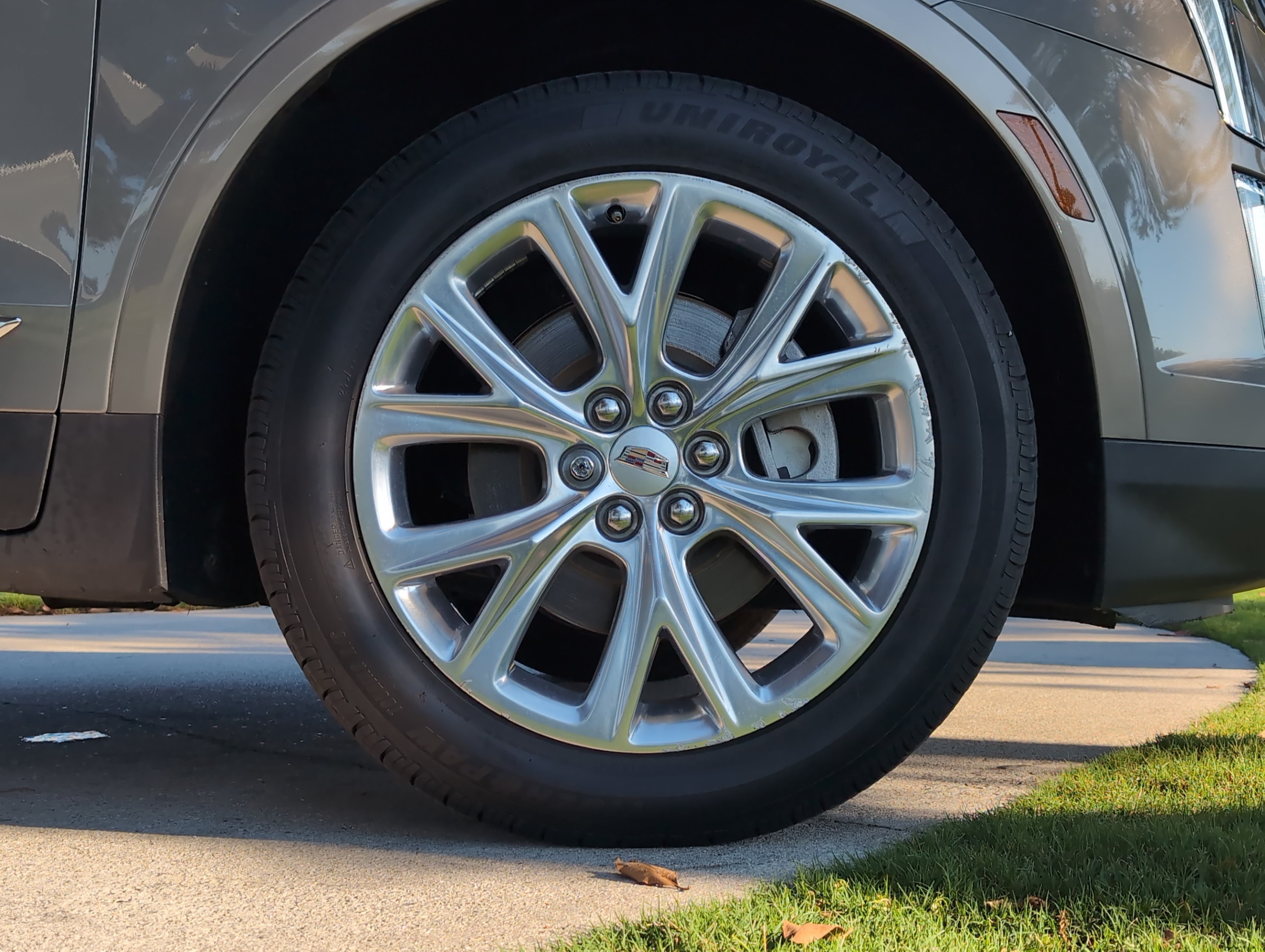 Used 2017 Cadillac XT5 Luxury w/ Driver Awareness Package FWD image 13
