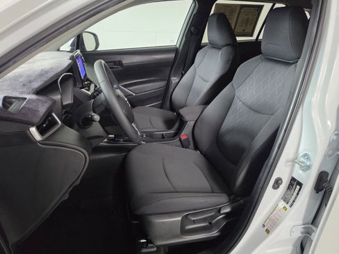 Used 2023 Toyota Corolla Cross LE image 14