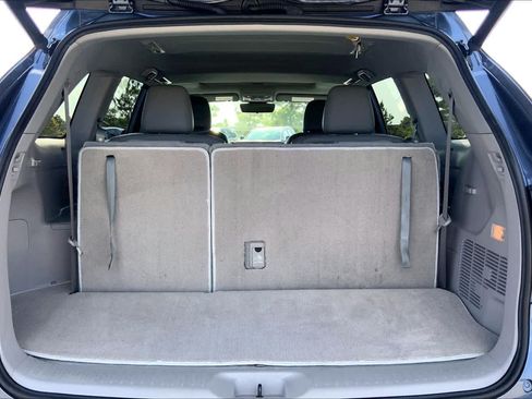 Used 2018 Toyota Highlander XLE FWD image 34