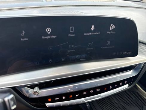 Used 2024 Cadillac Lyriq Luxury w/ LPO, Floor Liner Package AWD/4WD image 7