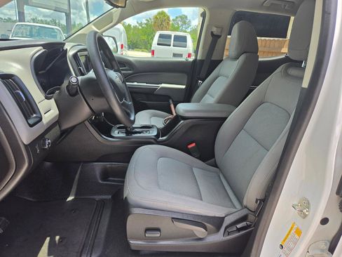 Used 2019 Chevrolet Colorado W/T w/ WT Convenience Package RWD image 8