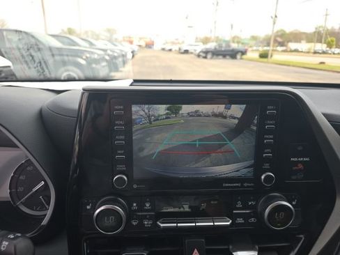 Certified 2020 Toyota Highlander XLE image 21