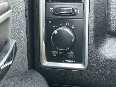 Used 2022 RAM 1500 Classic SLT image 20