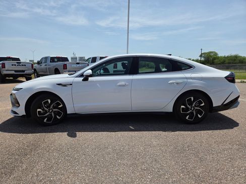 Used 2024 Hyundai Sonata SEL FWD image 4