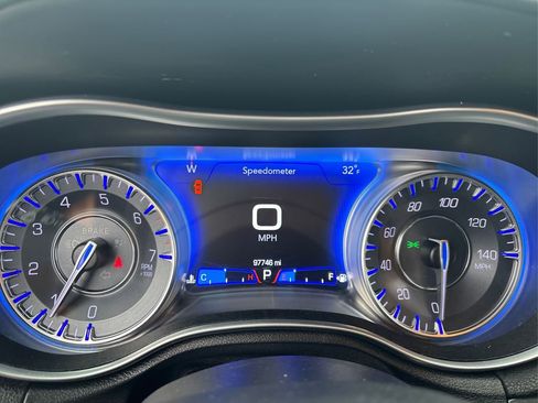 Used 2021 Chrysler 300 Touring L image 21