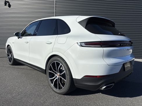 New 2026 Porsche Cayenne E-Hybrid image 3
