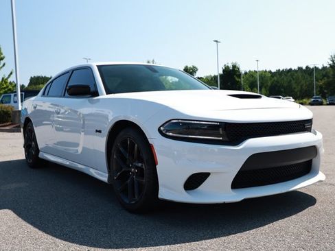 Used 2023 Dodge Charger R/T w/ Blacktop Package RWD image 3