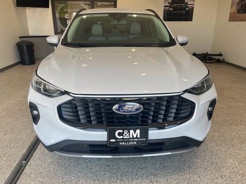 New 2025 Ford Escape SE w/ PHEV Premium Package image 2