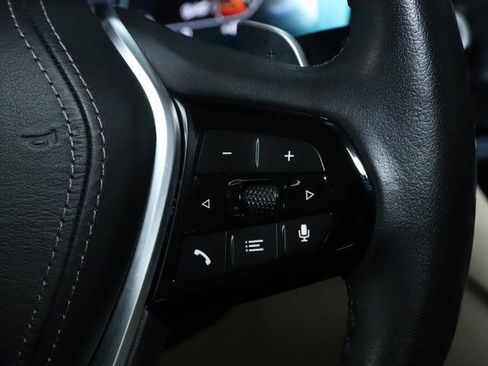 Used 2020 BMW 530i xDrive w/ Premium Package image 24