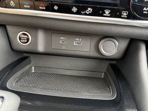 Used 2023 Nissan Rogue SL AWD/4WD image 21