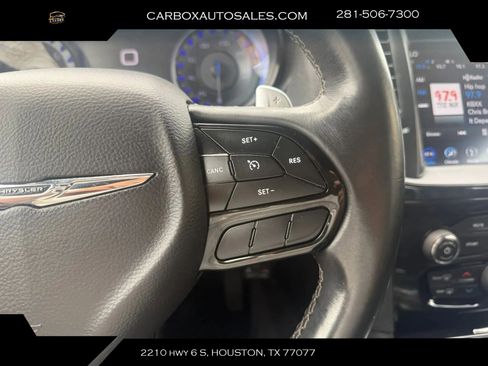 Used 2018 Chrysler 300 S AWD/4WD image 20