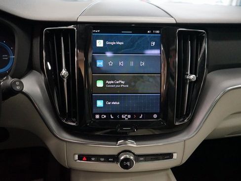 Used 2022 Volvo XC60 T8 Inscription Expression image 7