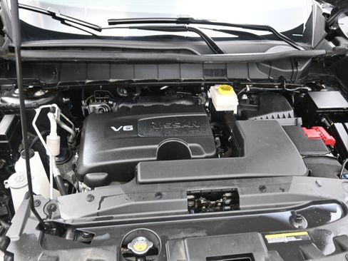 Used 2023 Nissan Pathfinder Platinum w/ Cargo Package image 17