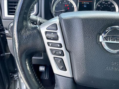 Used 2019 Nissan Titan SV w/ SV Convenience Package AWD/4WD image 23