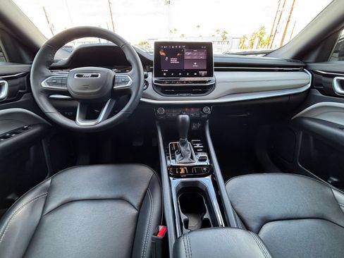 Used 2025 Jeep Compass Limited AWD/4WD image 34