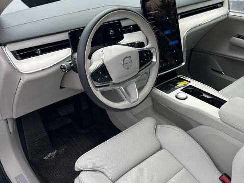 Used 2025 Volvo EX90 Ultra image 2