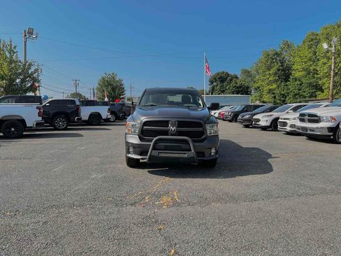Used 2018 RAM 1500 Express image 3