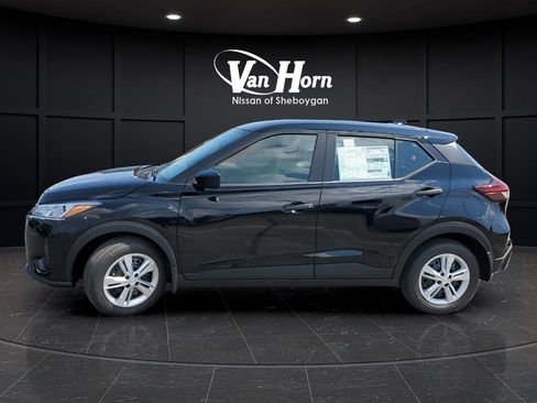 New 2025 Nissan Kicks Play S image 10