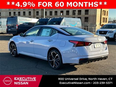New 2025 Nissan Altima 2.5 SR image 4
