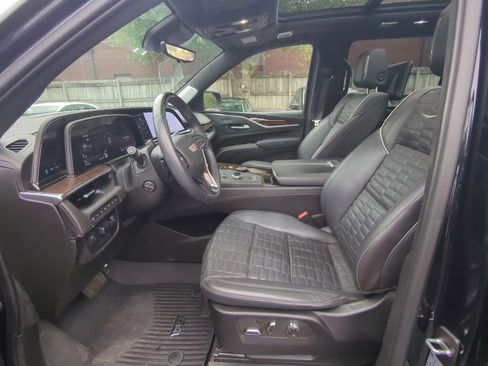Used 2023 Cadillac Escalade ESV Sport Platinum AWD/4WD image 9