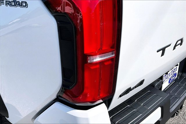 Used 2025 Toyota Tacoma TRD Off-Road AWD/4WD image 32