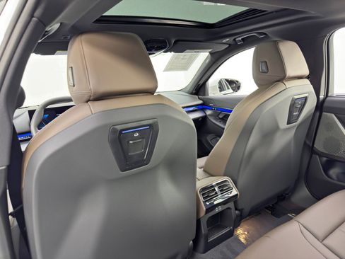 Used 2024 BMW i5 eDrive40 w/ M Sport Package image 42