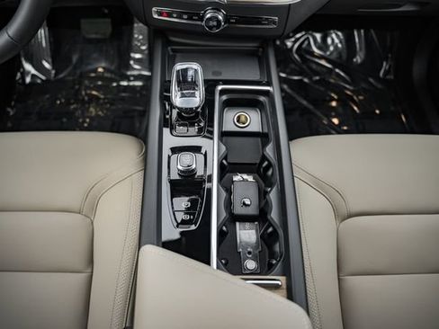 New 2026 Volvo XC60 B5 Plus w/ Protection Package Premier image 27