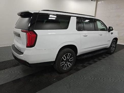 Used 2023 GMC Yukon XL AT4 AWD/4WD image 4