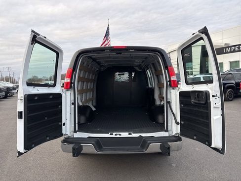 Used 2024 GMC Savana 2500 w/ Driver Convenience Package RWD image 24
