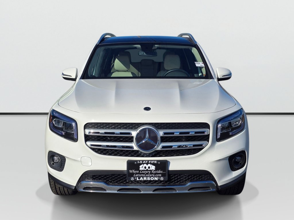 Used 2023 Mercedes-Benz GLB 250 w/ Premium Package image 9