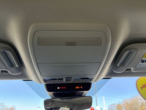 Used 2024 MAZDA CX-30 AWD 2.5 S w/ Preferred Package image 18