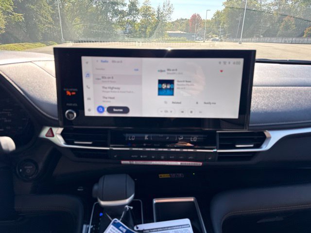 New 2026 Toyota Sienna XLE Woodland Edition AWD/4WD image 23