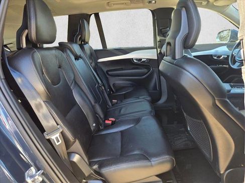 Used 2018 Volvo XC90 T6 Momentum w/ Convenience Package image 12