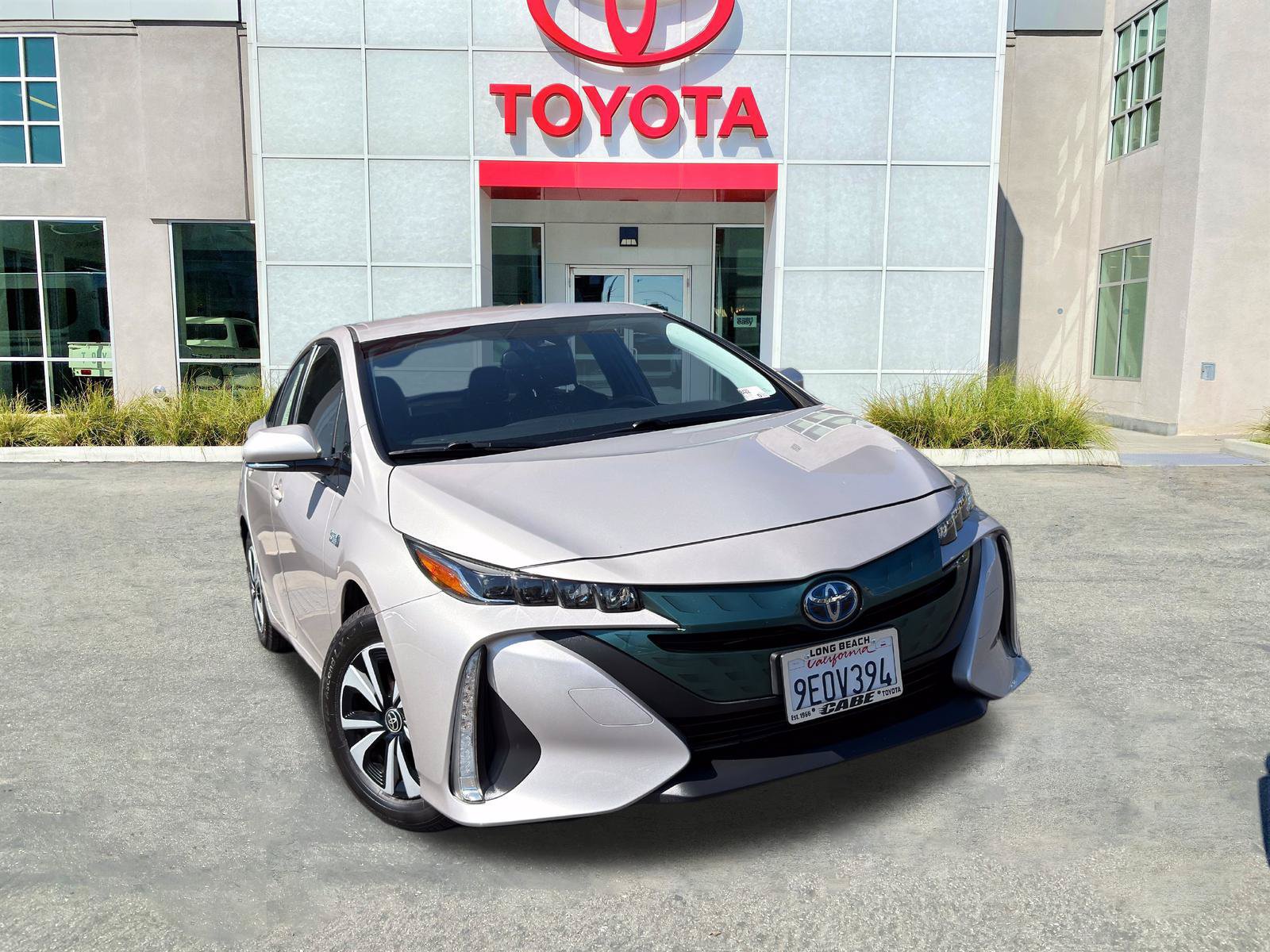 Used 2019 Toyota Prius Prime Premium FWD image 2